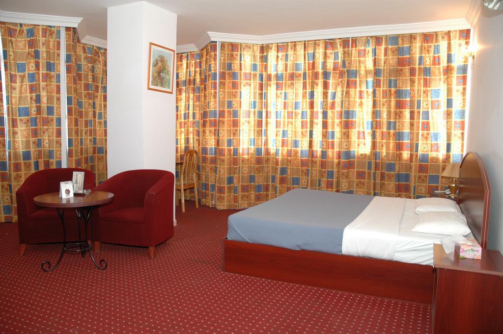 Gulf Horizon Hotel Doha Buitenkant foto